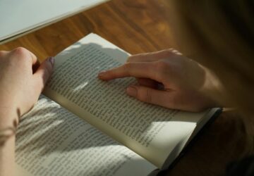 Reading as Mental Design: How Books Shape the Way We Think